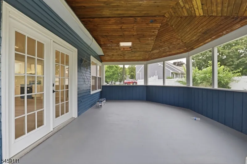 14 Saddle Dr Mount Laurel, NJ 08054