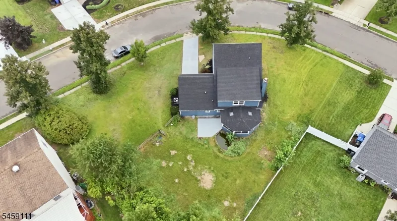 14 Saddle Dr Mount Laurel, NJ 08054