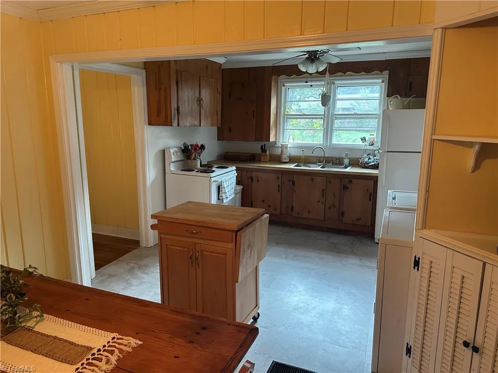 3195 Fleet Street Winston-Salem, NC 27127