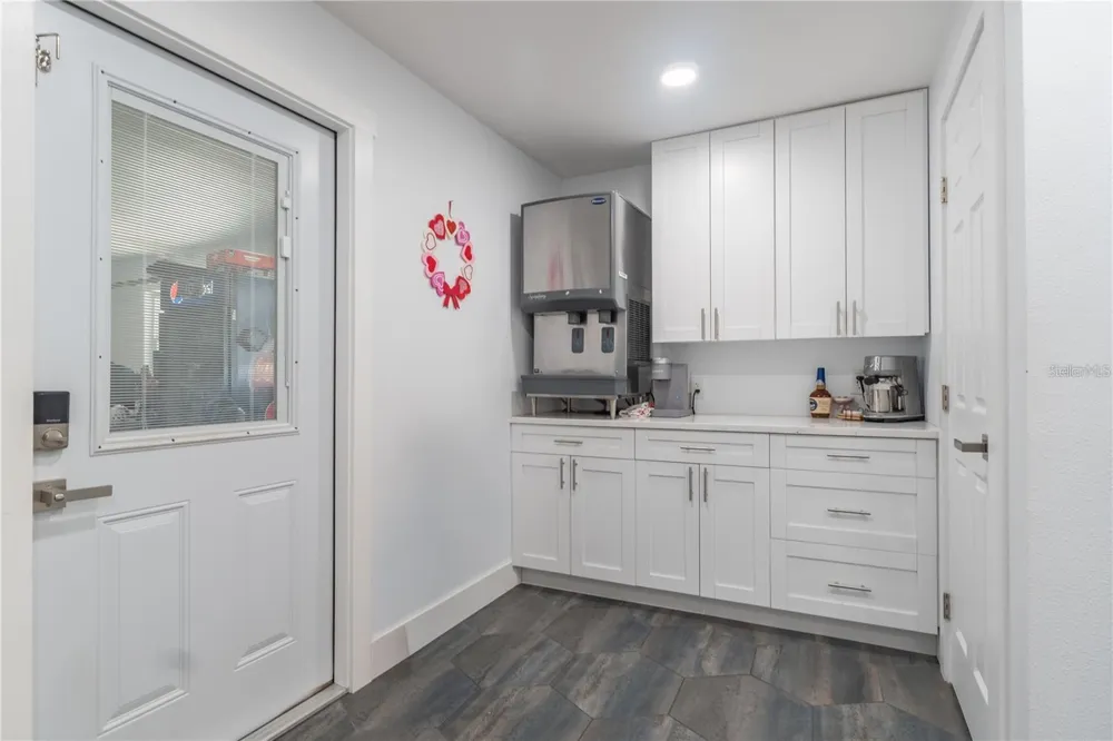 12705 PARK BOULEVARD Seminole, FL 33776