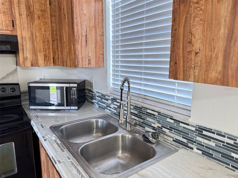 3218 68TH AVENUE St Petersburg, FL 33702