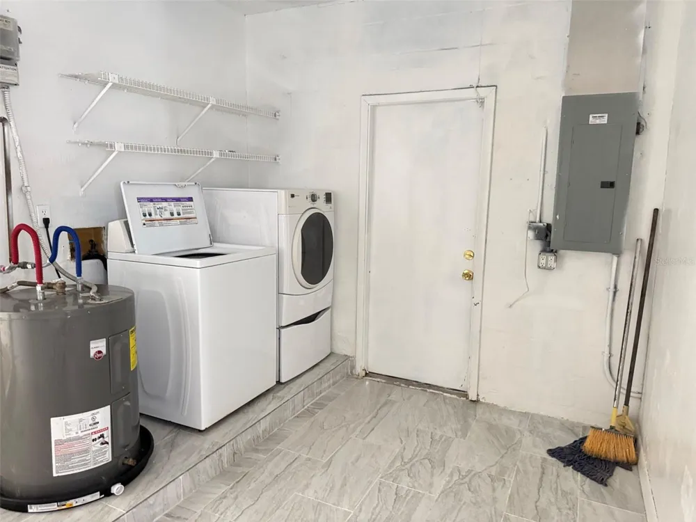 3218 68TH AVENUE St Petersburg, FL 33702