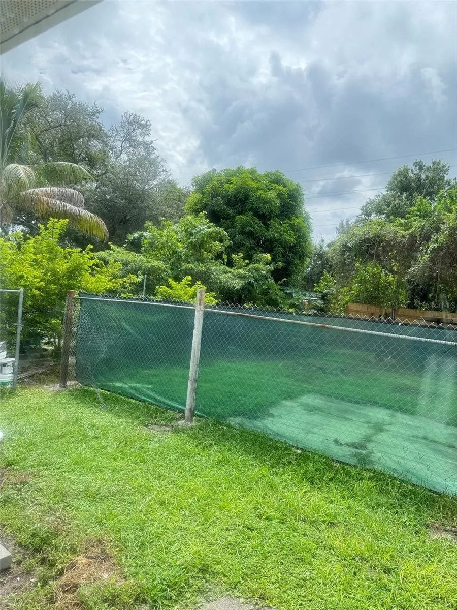 3218 68TH AVENUE St Petersburg, FL 33702