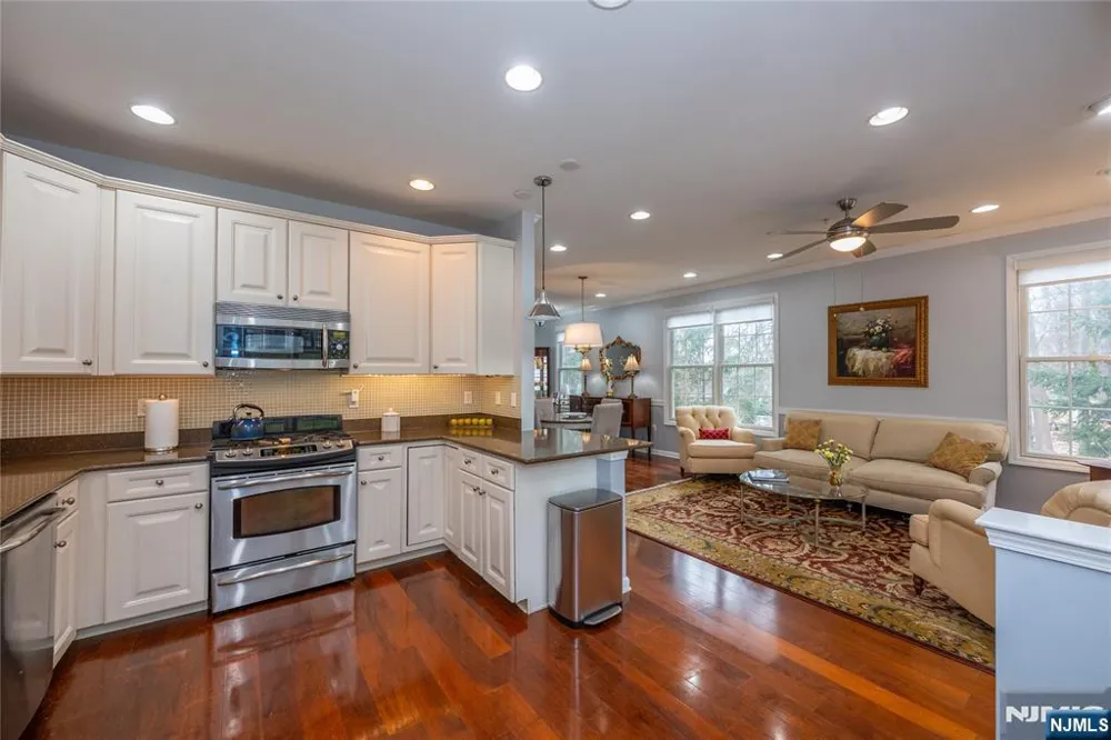 1 Ashley Court 701 Hawthorne, NJ 07506