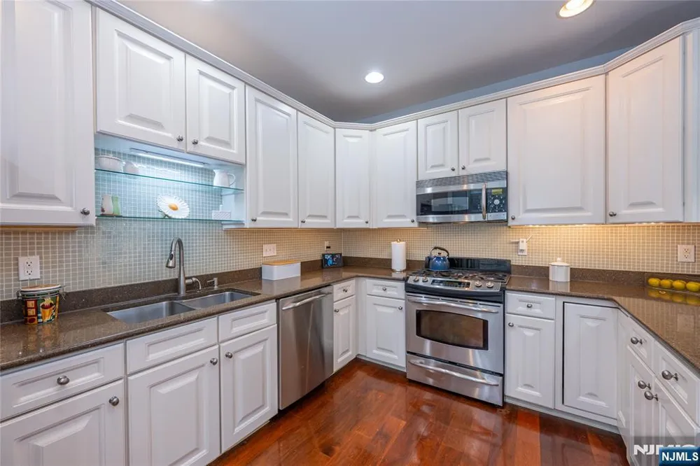 1 Ashley Court 701 Hawthorne, NJ 07506