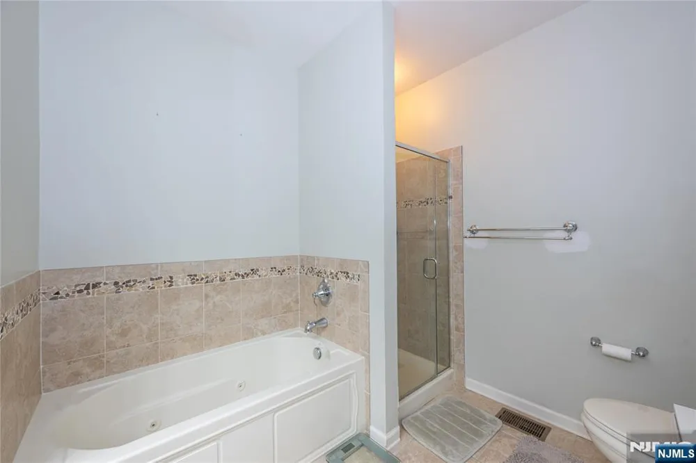 1 Ashley Court 701 Hawthorne, NJ 07506