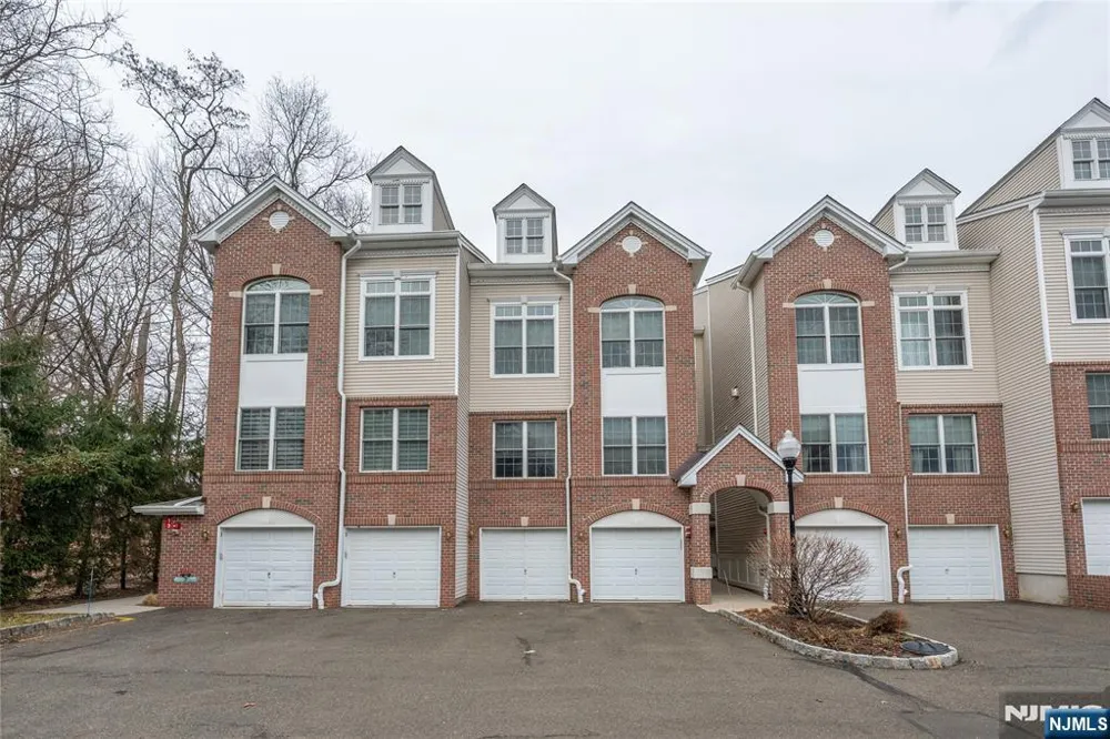 1 Ashley Court 701 Hawthorne, NJ 07506