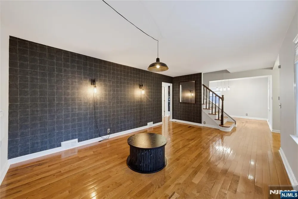 83 Fairfield Street Englewood, NJ 07631