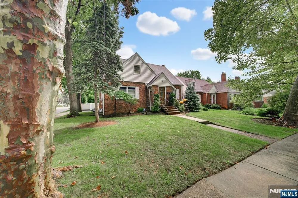 83 Fairfield Street Englewood, NJ 07631