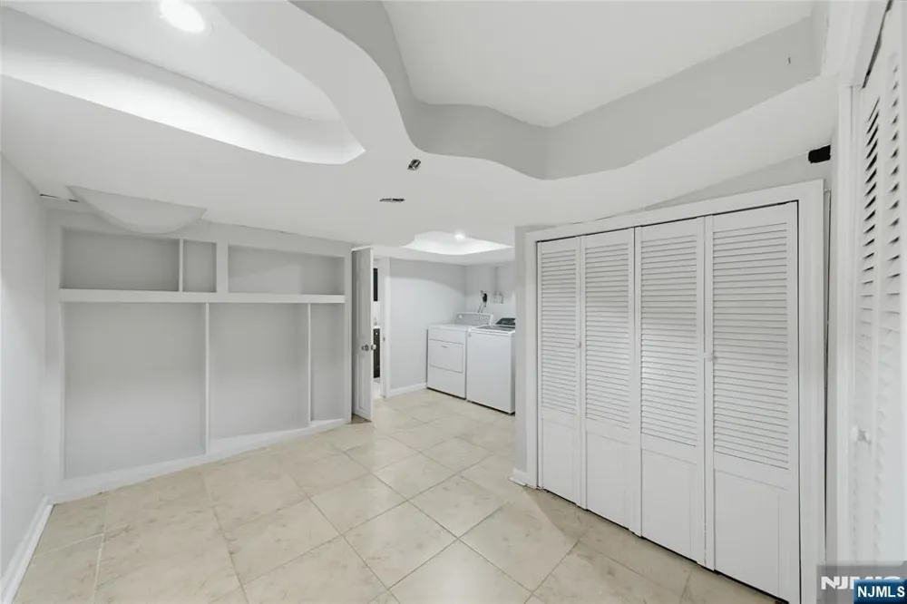 83 Fairfield Street Englewood, NJ 07631