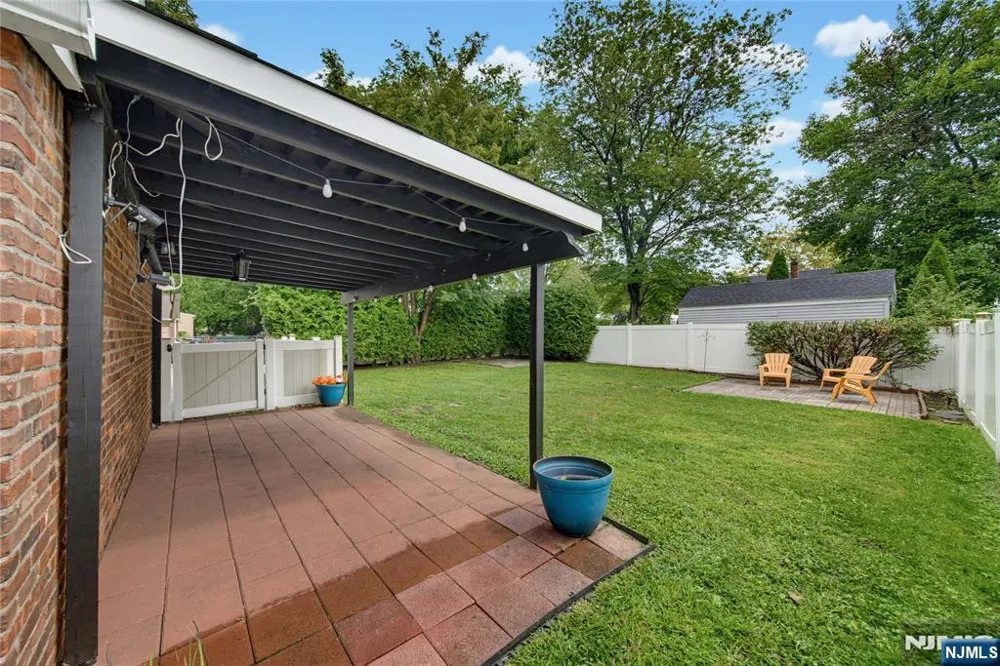 83 Fairfield Street Englewood, NJ 07631