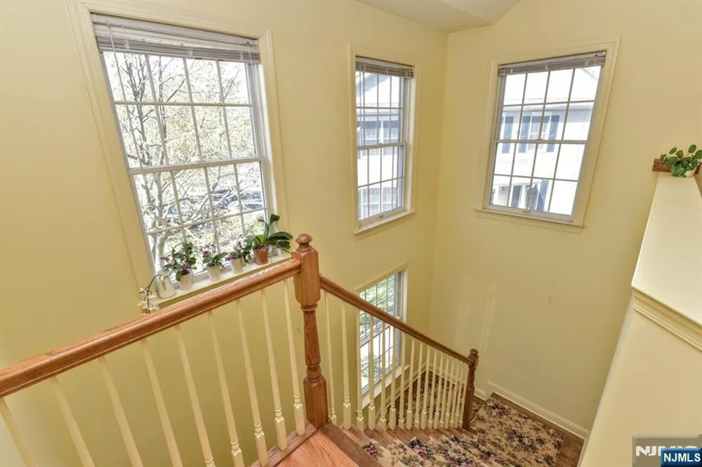 66 Pheasant Run Old Tappan, NJ 07675