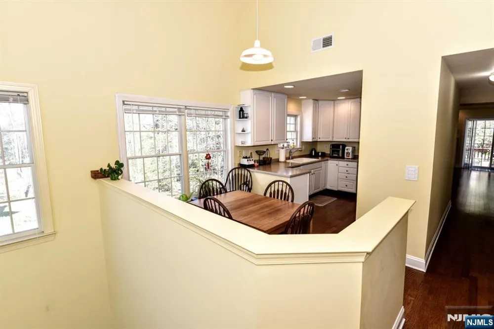 66 Pheasant Run Old Tappan, NJ 07675