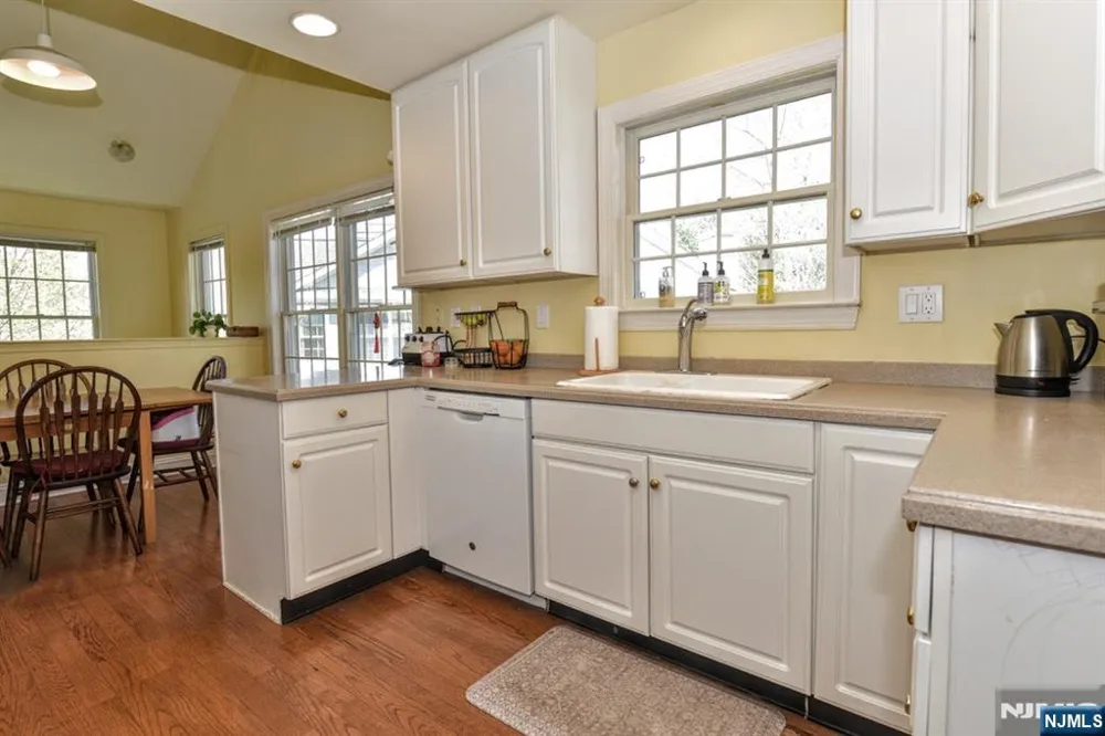 66 Pheasant Run Old Tappan, NJ 07675