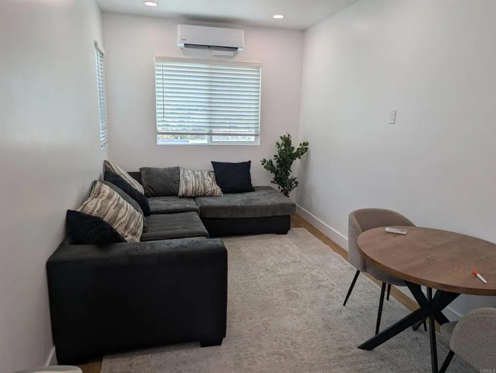 1304 Buena Vista Avenue Spring Valley, CA 91977