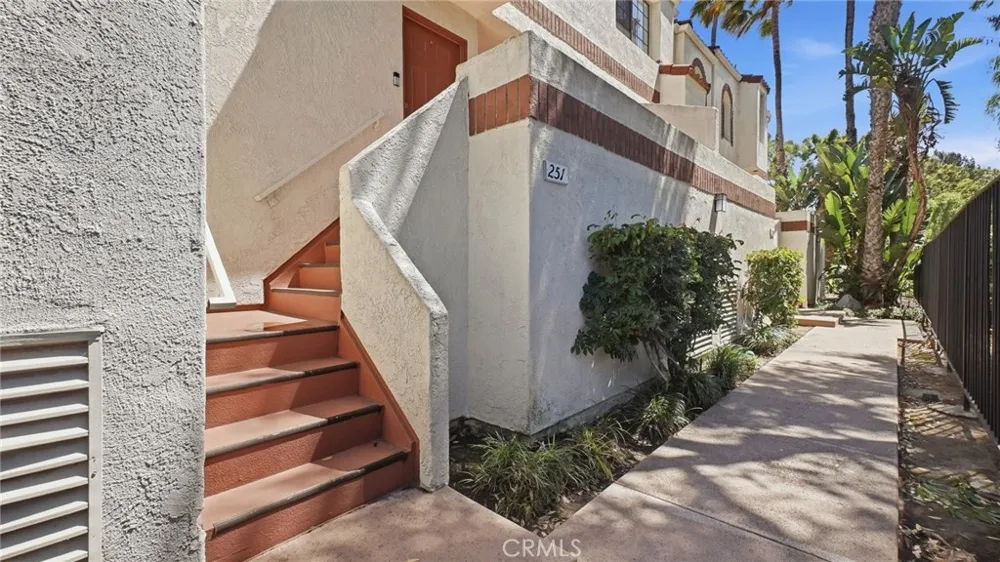 2971 Plaza Del Amo #251 Torrance, CA 90503