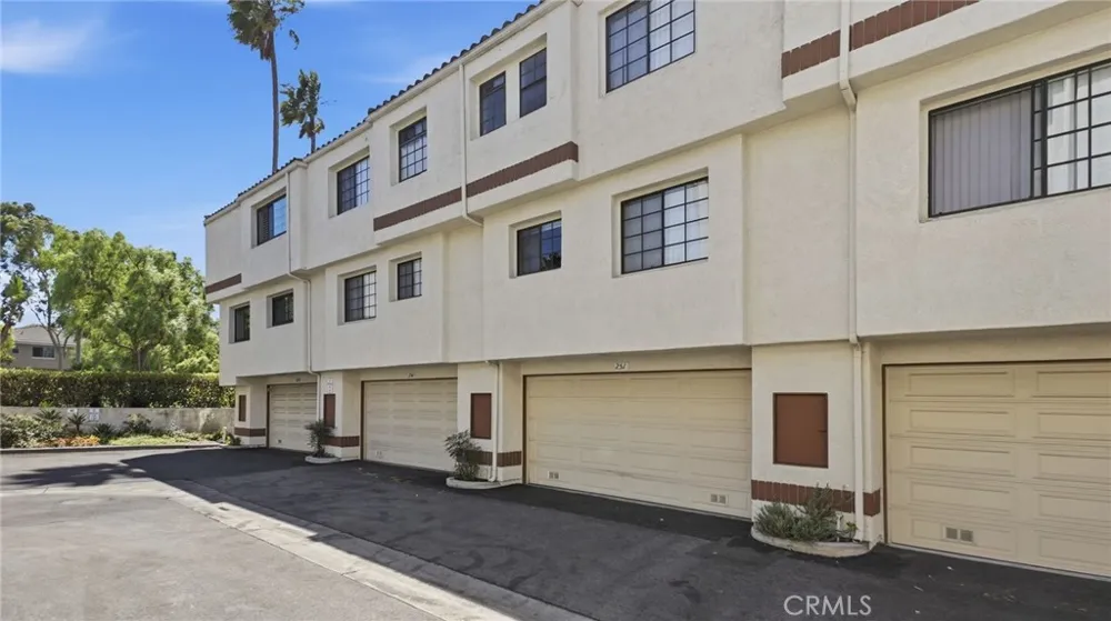 2971 Plaza Del Amo #251 Torrance, CA 90503