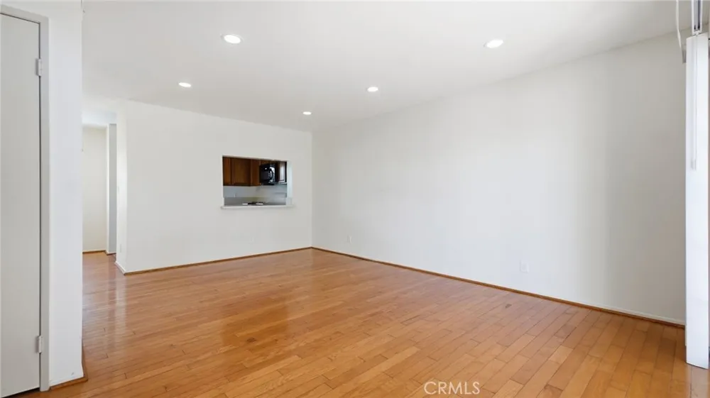 2971 Plaza Del Amo #251 Torrance, CA 90503