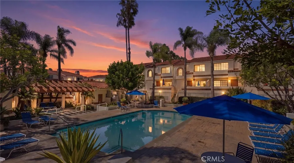 2971 Plaza Del Amo #251 Torrance, CA 90503