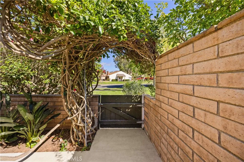 15 Eucalyptus Irvine, CA 92612