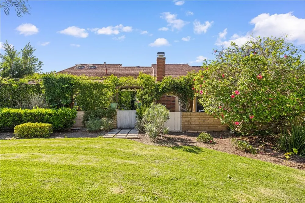 15 Eucalyptus Irvine, CA 92612
