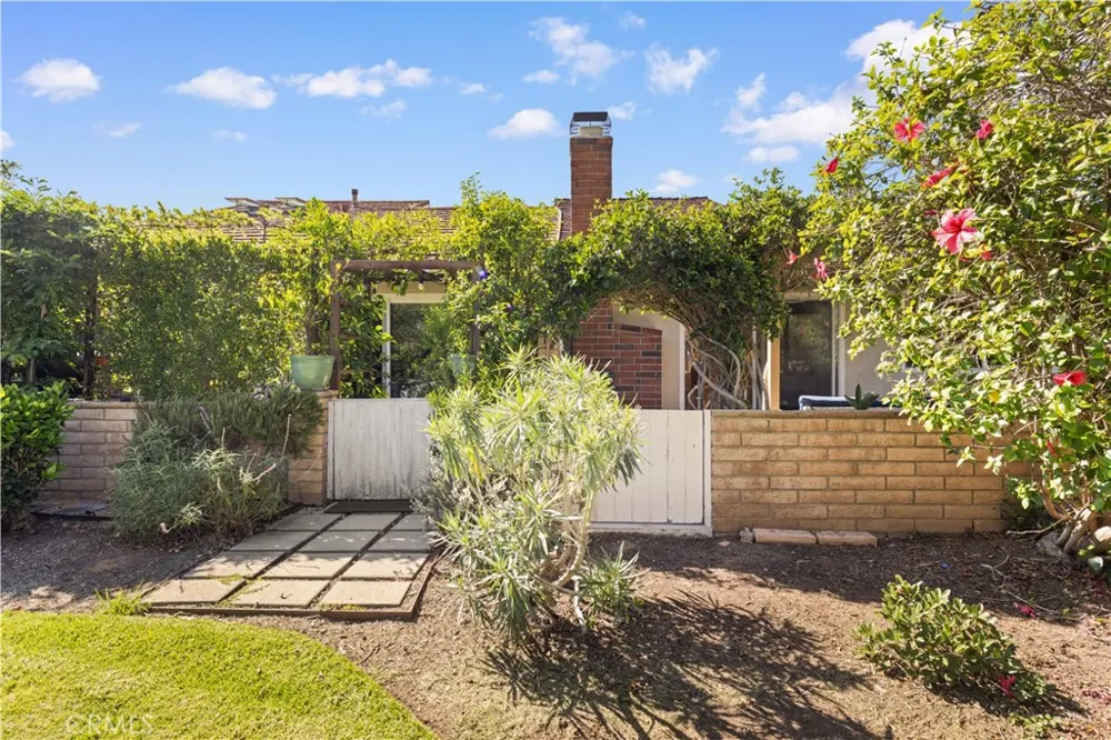 15 Eucalyptus Irvine, CA 92612