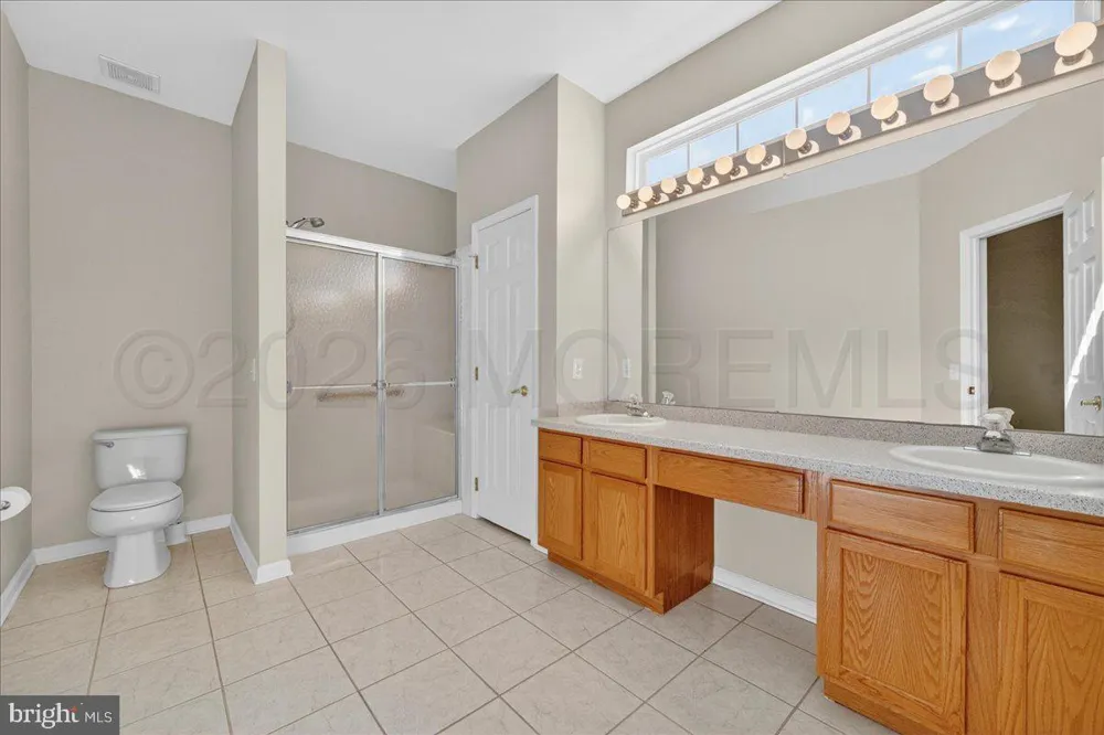 7 Allister Lane Columbus, NJ 08022