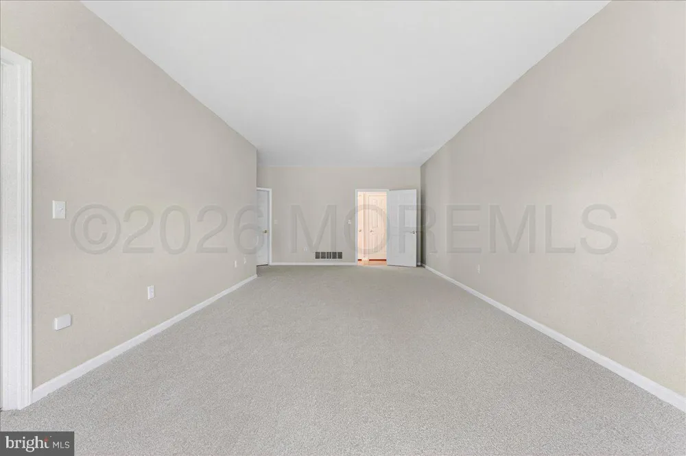 7 Allister Lane Columbus, NJ 08022