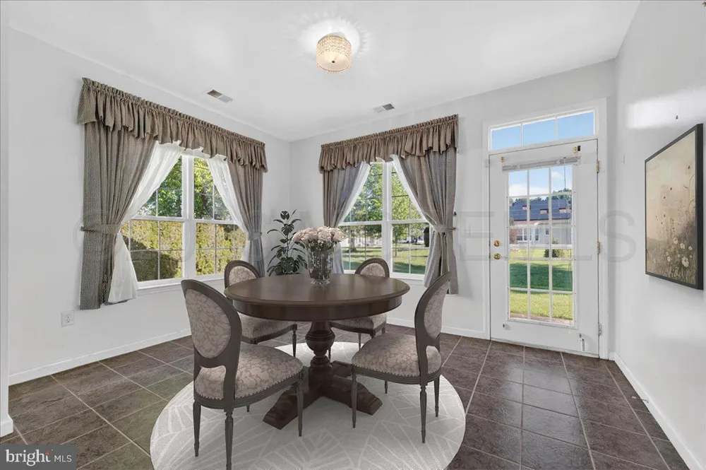 7 Allister Lane Columbus, NJ 08022