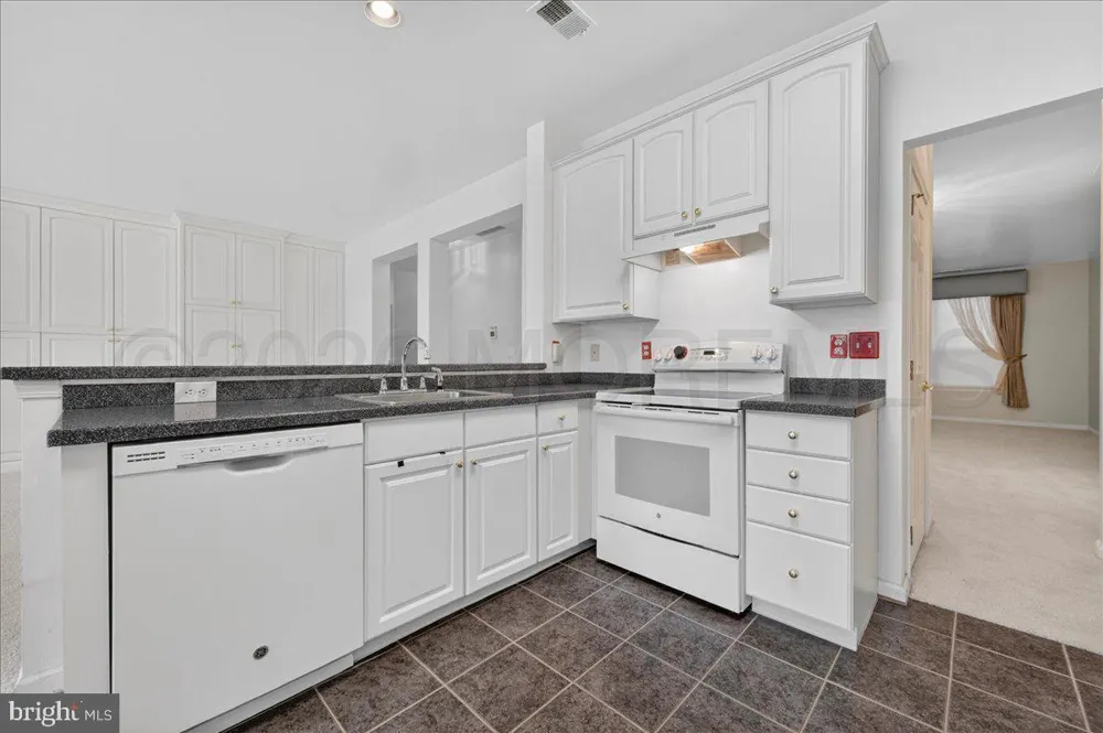 7 Allister Lane Columbus, NJ 08022