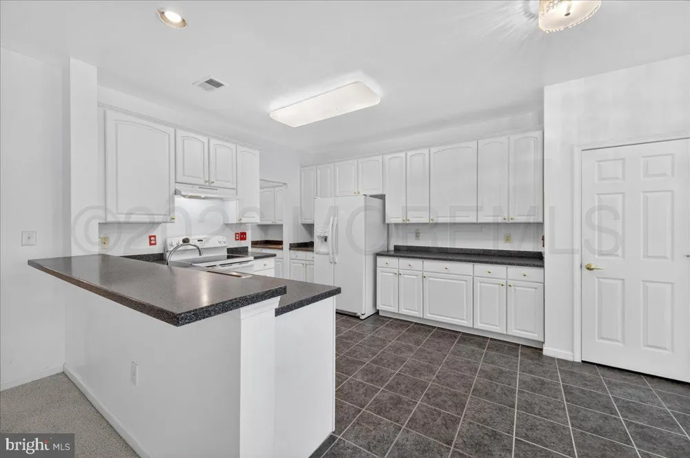 7 Allister Lane Columbus, NJ 08022