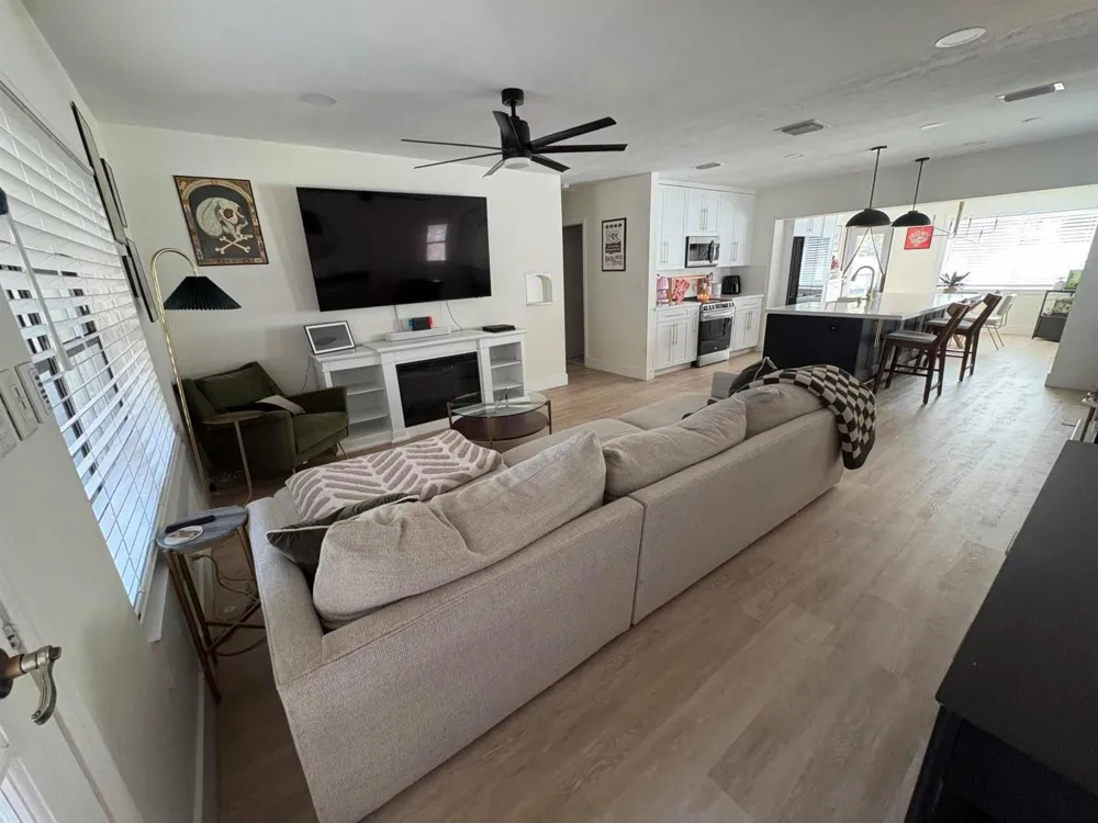 1215 NE 16TH TERRACE Fort Lauderdale, FL 33304