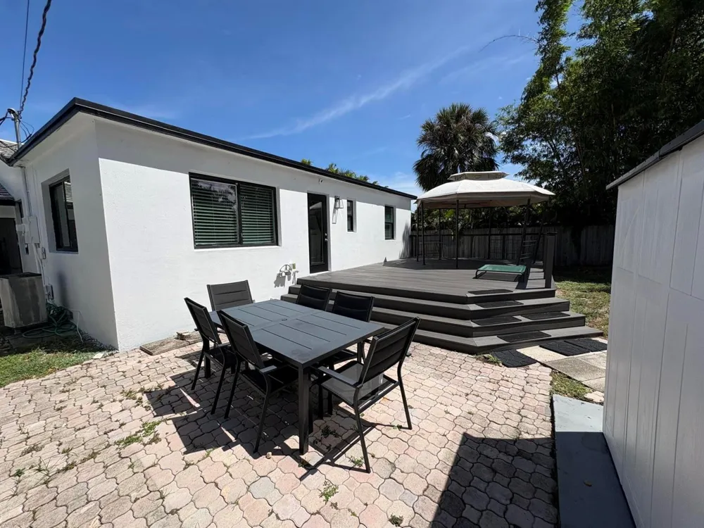 1215 NE 16TH TERRACE Fort Lauderdale, FL 33304