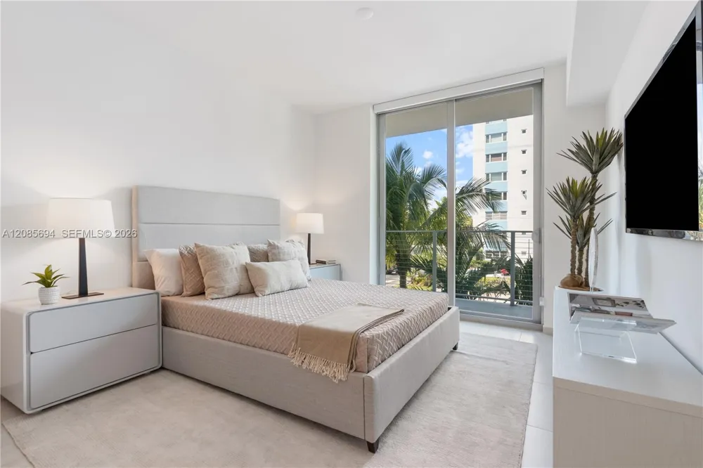 10281 W Bay Harbor Dr #405 Bay Harbor Islands, FL 33154
