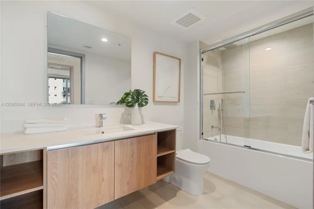 10281 W Bay Harbor Dr #405 Bay Harbor Islands, FL 33154