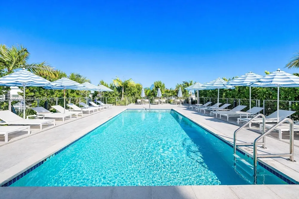 10281 W Bay Harbor Dr #405 Bay Harbor Islands, FL 33154