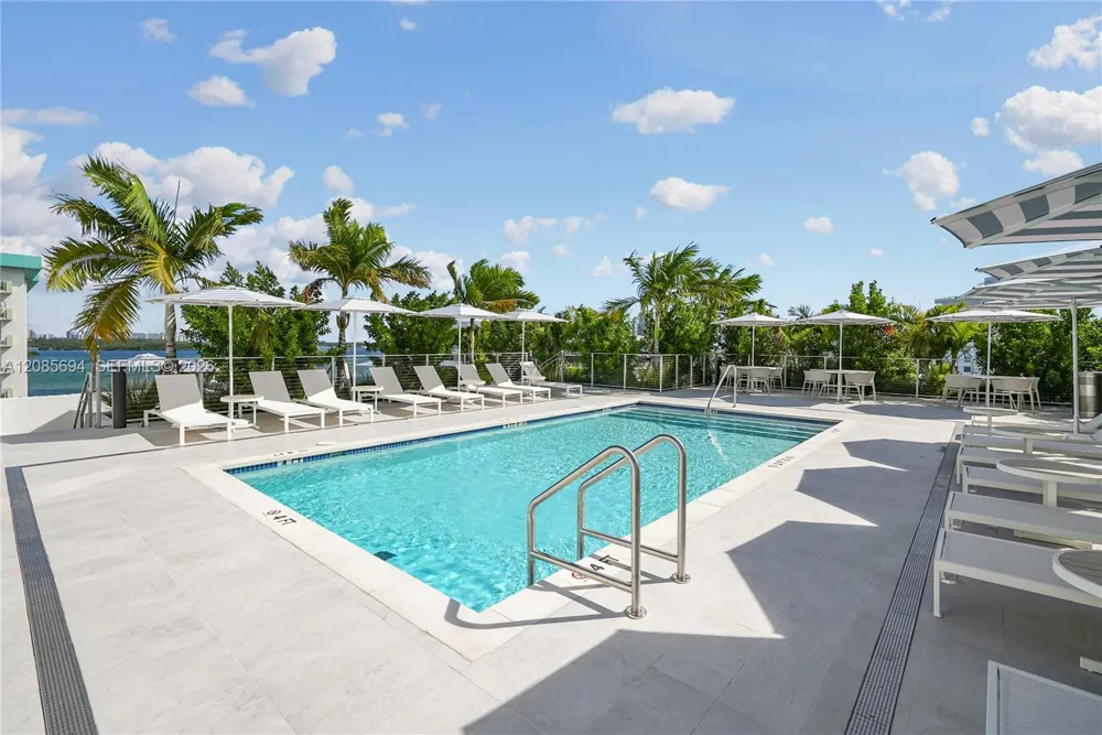 10281 W Bay Harbor Dr #405 Bay Harbor Islands, FL 33154