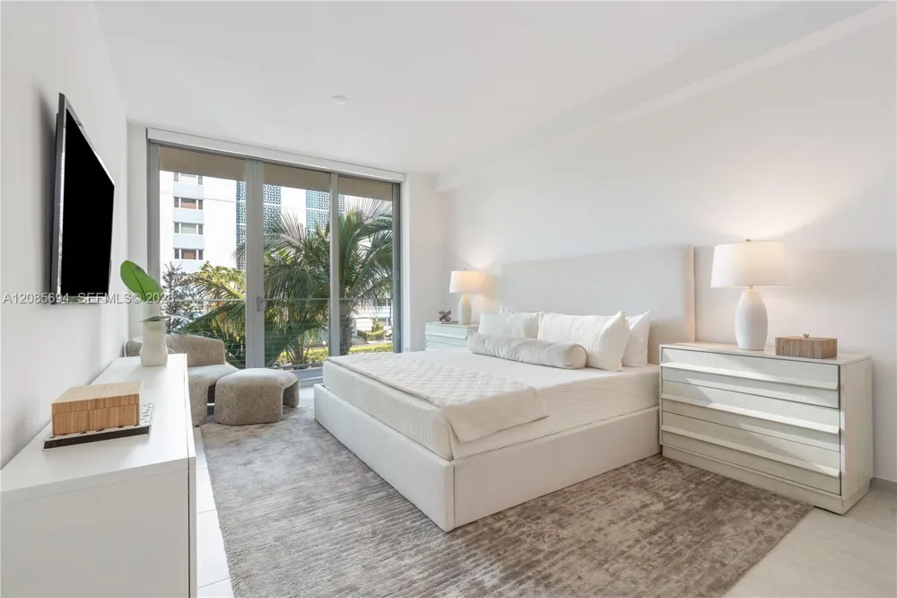10281 W Bay Harbor Dr #405 Bay Harbor Islands, FL 33154