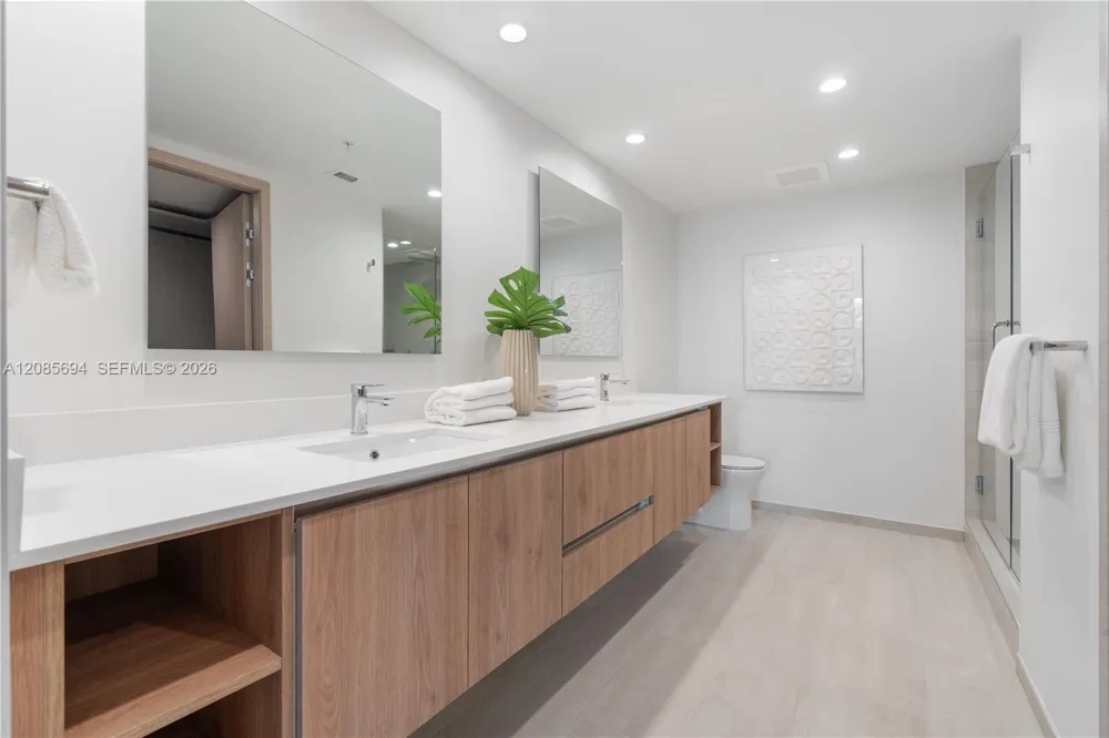 10281 W Bay Harbor Dr #405 Bay Harbor Islands, FL 33154