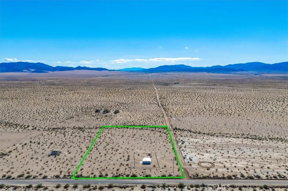 86515 Amboy Road 29 Palms, CA 92277