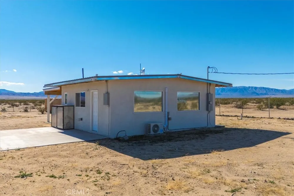86515 Amboy Road 29 Palms, CA 92277