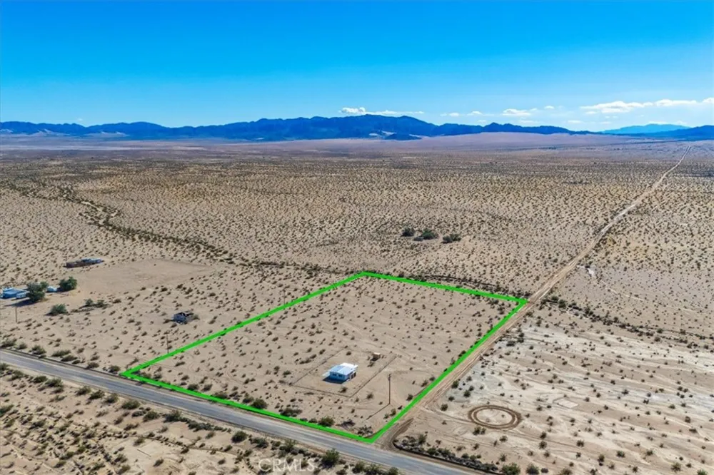 86515 Amboy Road 29 Palms, CA 92277