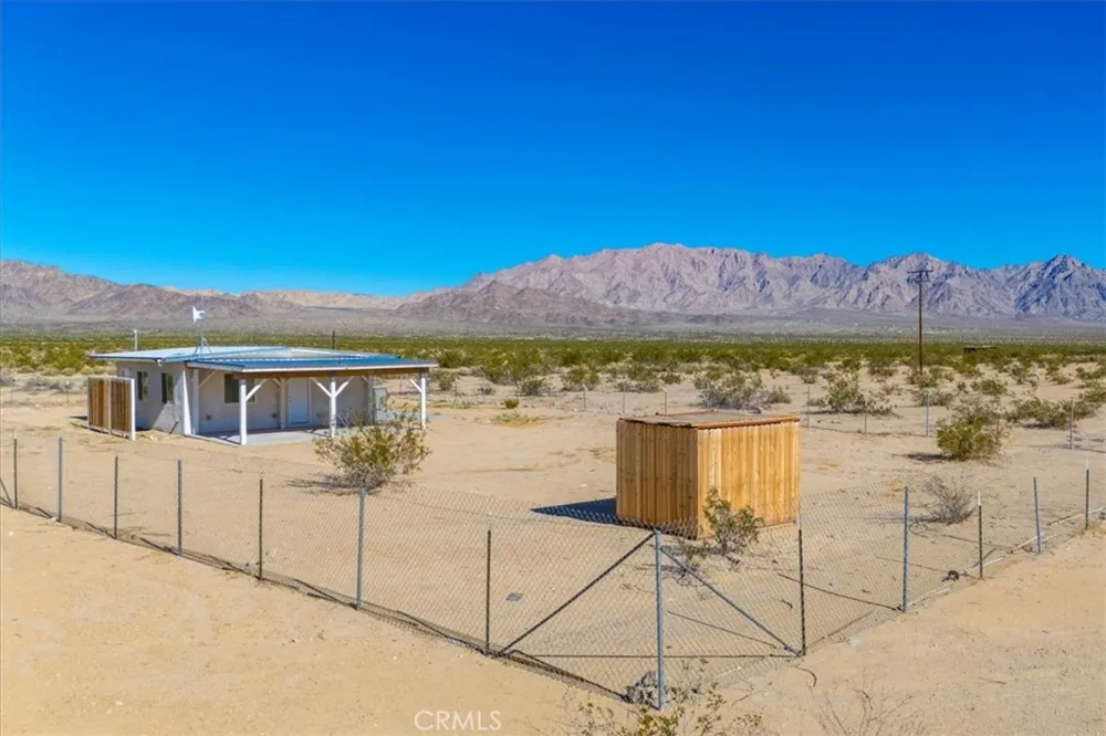 86515 Amboy Road 29 Palms, CA 92277