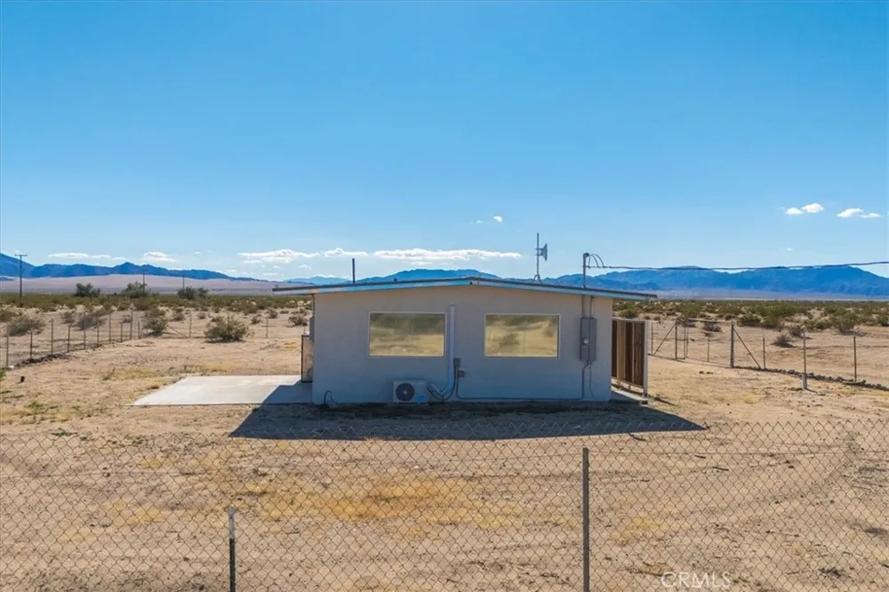 86515 Amboy Road 29 Palms, CA 92277