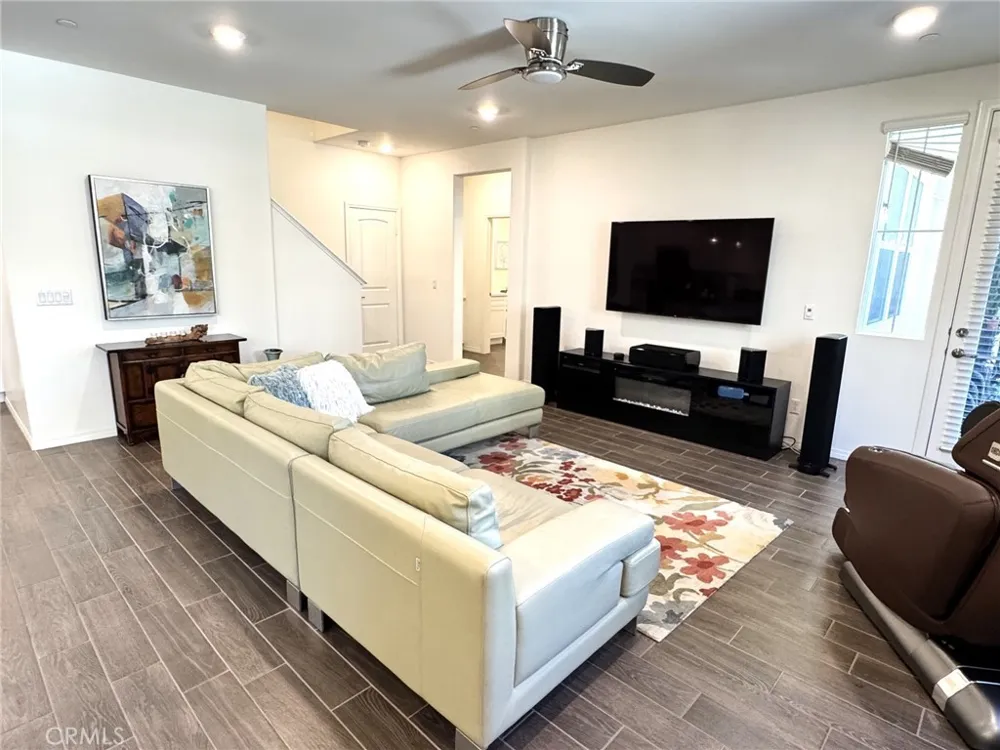 7120 Vernazza Eastvale, CA 92880