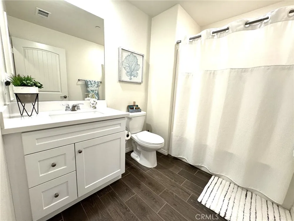 7120 Vernazza Eastvale, CA 92880