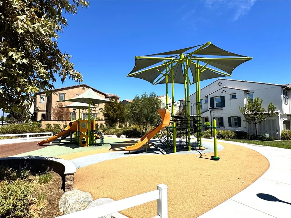 7120 Vernazza Eastvale, CA 92880