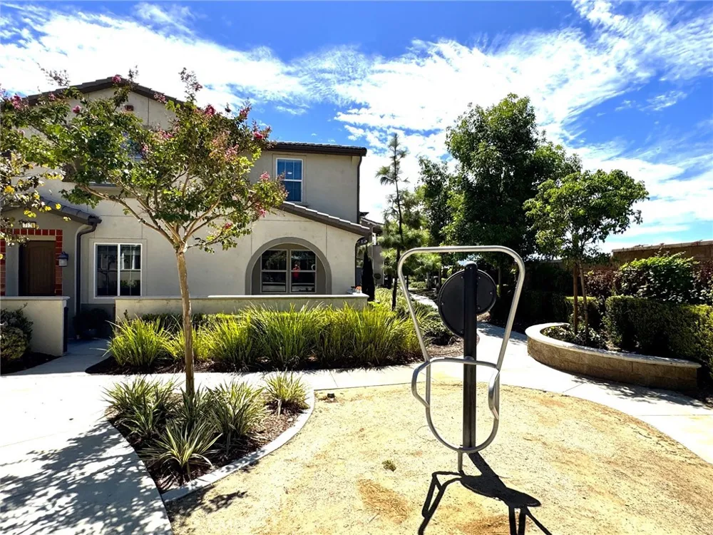 7120 Vernazza Eastvale, CA 92880