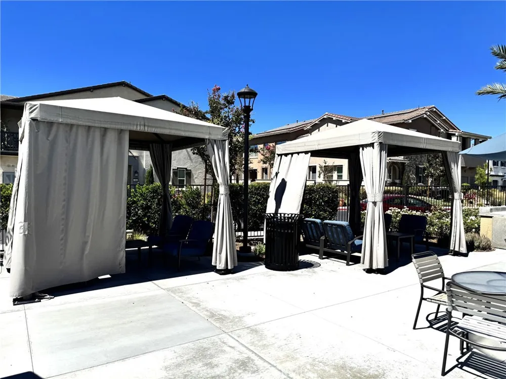 7120 Vernazza Eastvale, CA 92880