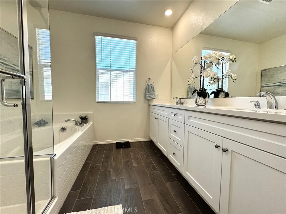 7120 Vernazza Eastvale, CA 92880